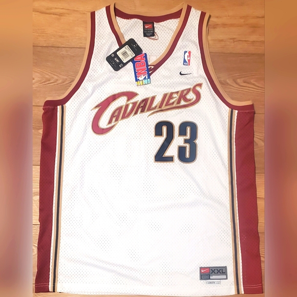 LeBron James Cleveland Cavaliers 2003 Rookie Jersey - Picture 2 of 7